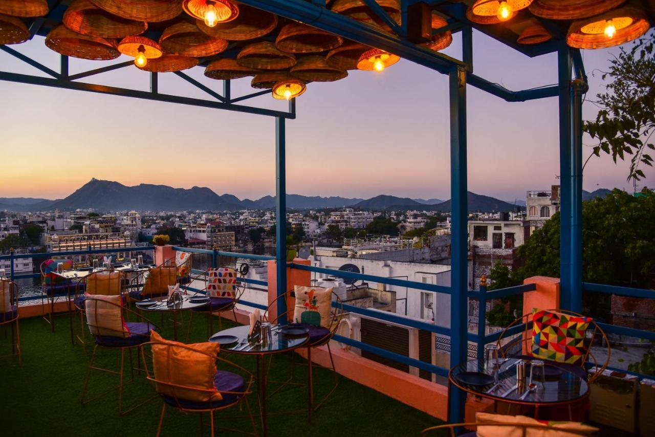 Hotel Casa By The Lake อุเดเปอร์ ภายนอก รูปภาพ
