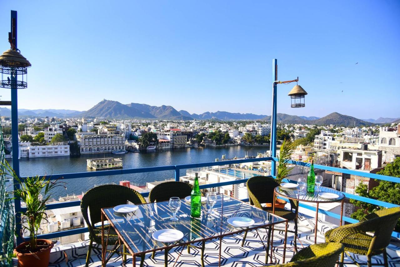 Hotel Casa By The Lake อุเดเปอร์ ภายนอก รูปภาพ