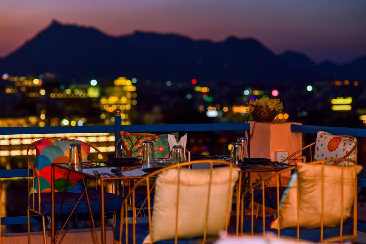 Hotel Casa By The Lake อุเดเปอร์ ภายนอก รูปภาพ